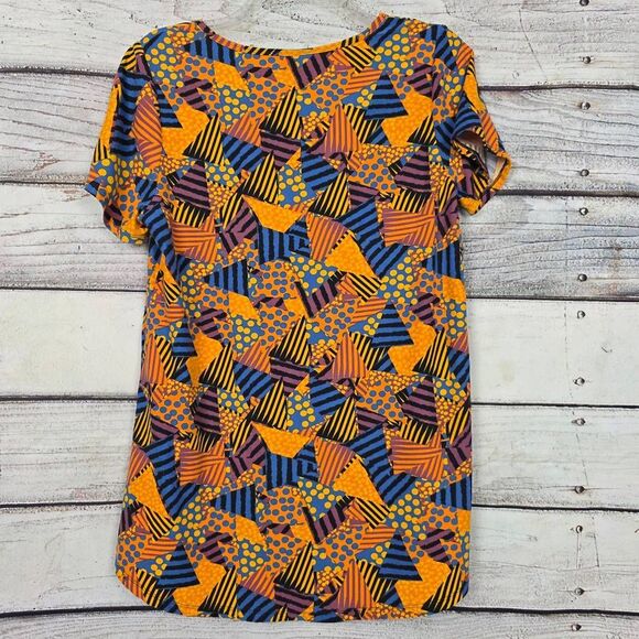 LuLaRoe Classic Tee M Geometric Abstract Hi Low Top - Picture 4 of 7